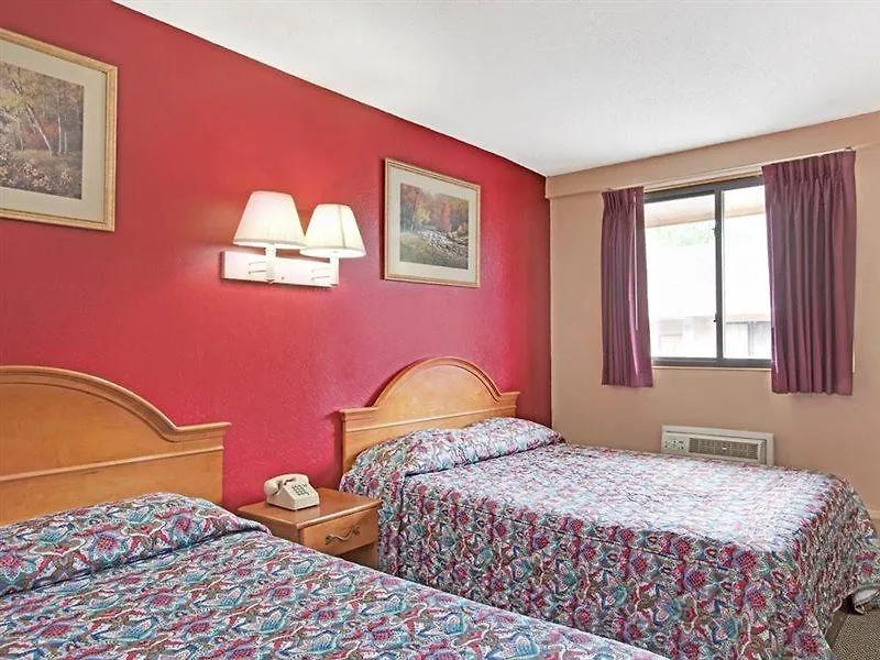 Knights Inn Pine Brook Motel