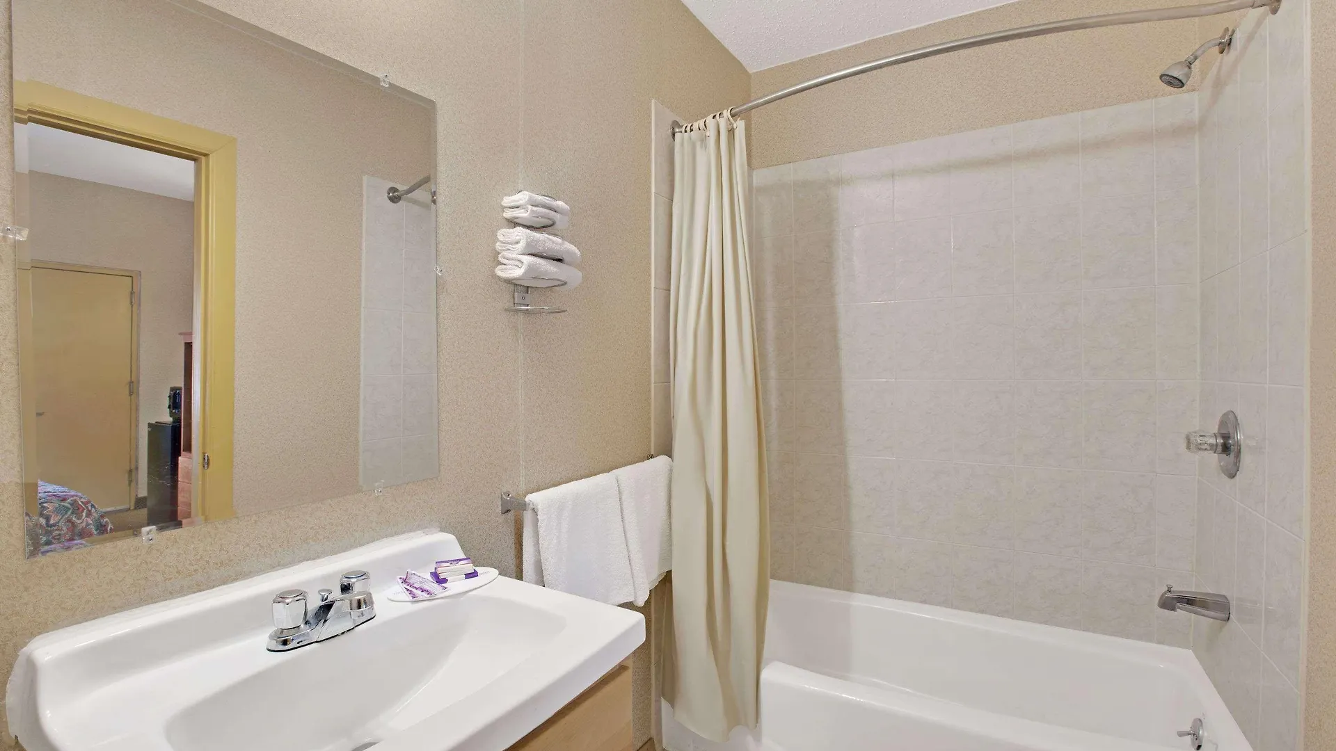 Motel Knights Inn Pine Brook